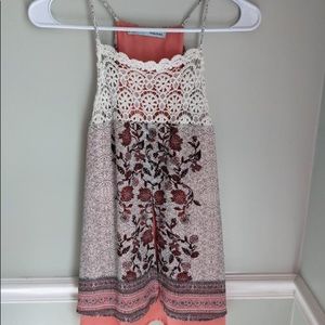 Layered floral tank! 💖